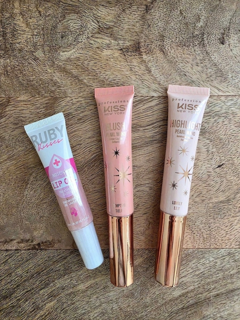Kiss New York Bundle: Lip Oil/ Highlight/Blush